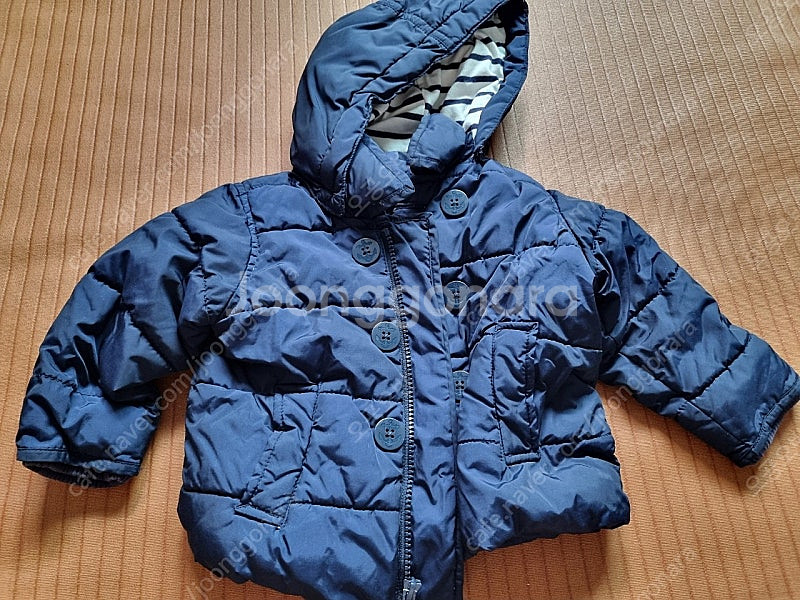 베이비갭 돌아기 패딩 12~18M--0