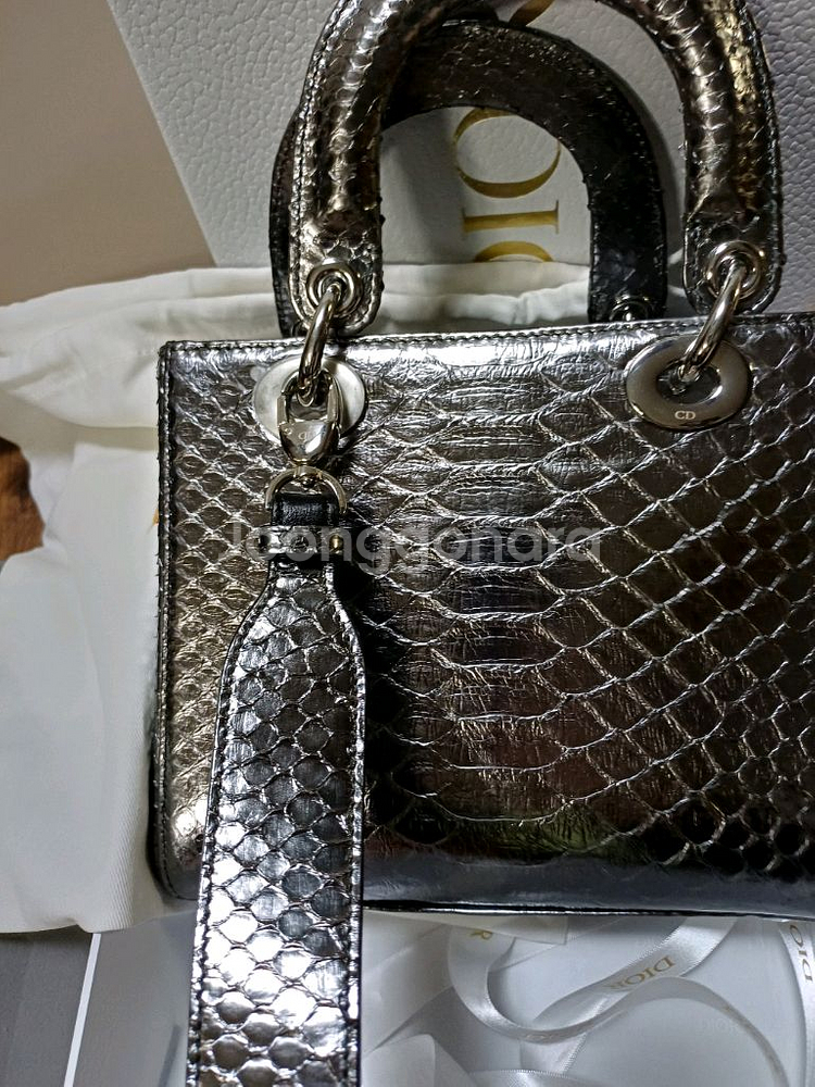 디올 레이디백 스몰 20cm 실버메탈릭 피아톤 제작--2