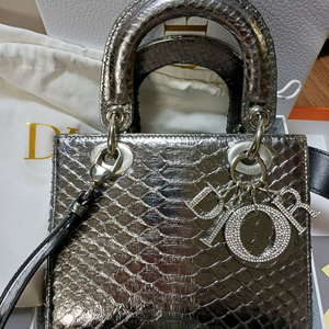 디올 레이디백 스몰 20cm 실버메탈릭 피아톤 제작