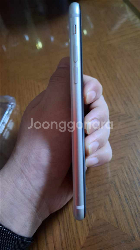 아이폰 SE3 128gb 90% 스타라이트 갤럭시 교환가느0--2