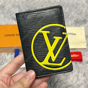 [한정판] 루이비통 써클로고 오거나이저 카드지갑
