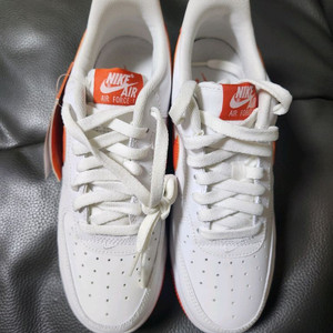 나이키 에어포스1 화이트 팀 오렌지