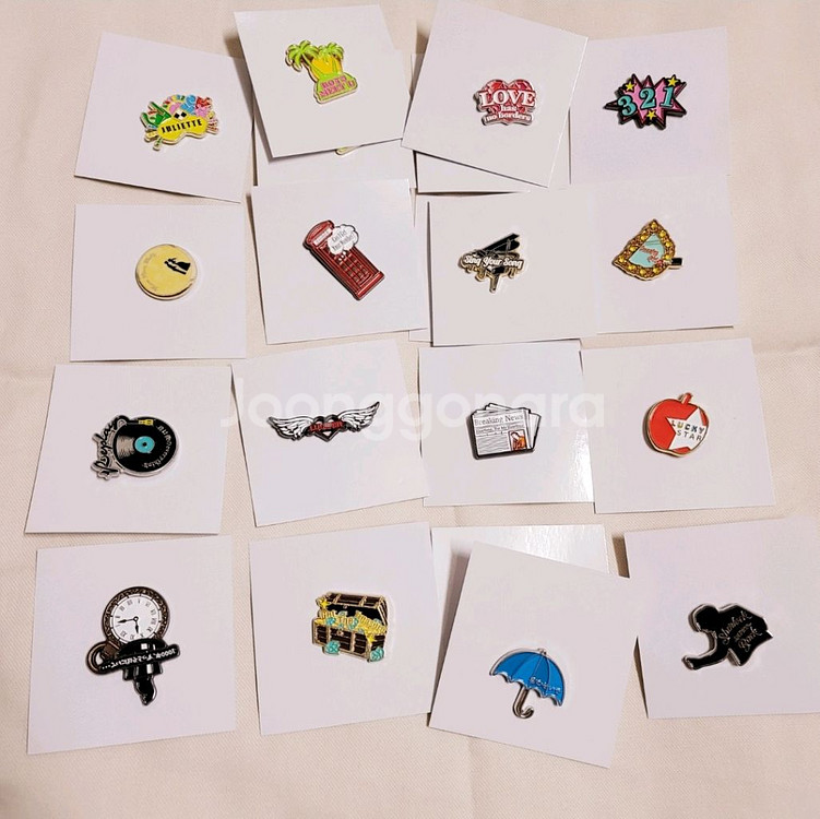 샤이니 일본 팬미팅 굿즈 랜덤 핀뱃지 16종--0