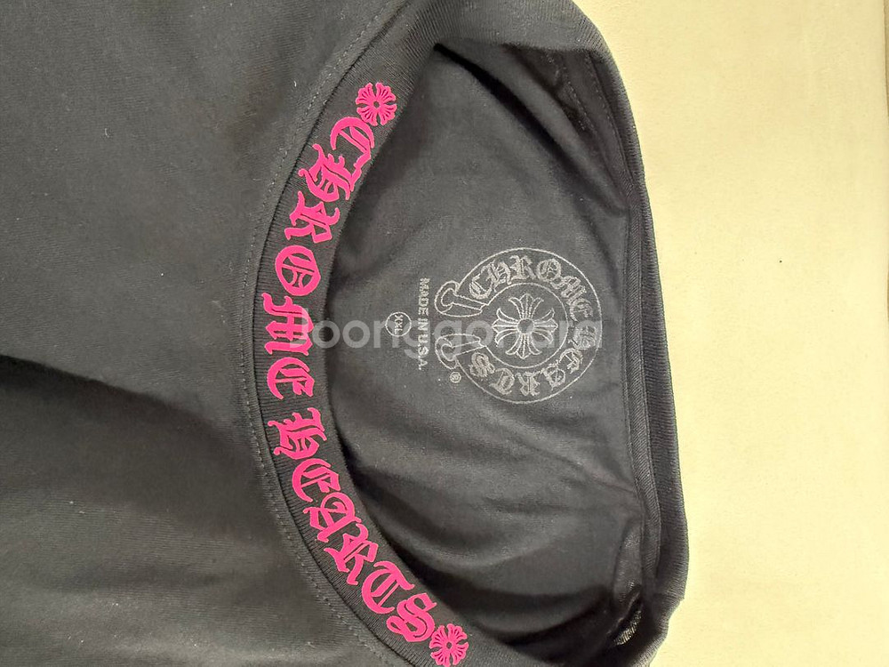 크롬하츠 핑크 넥 스크립트 로고 롱슬리브 포켓 크루 블랙 XXL--4