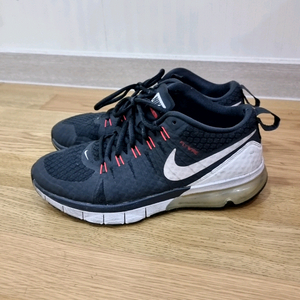 나이키 에어맥스 남성용 운동화250 팝니다.
