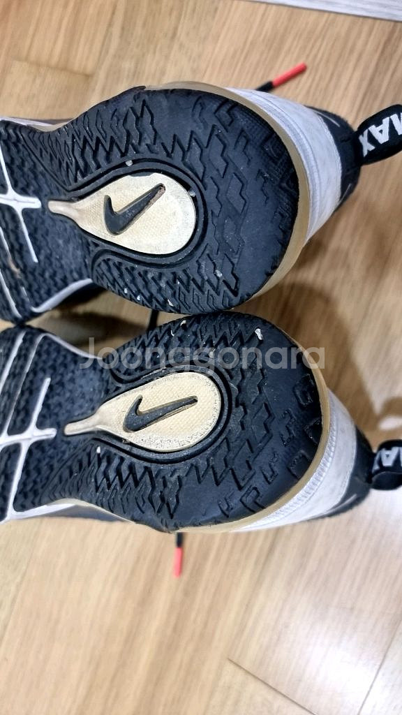 나이키 에어맥스 남성용 운동화250 팝니다.--6