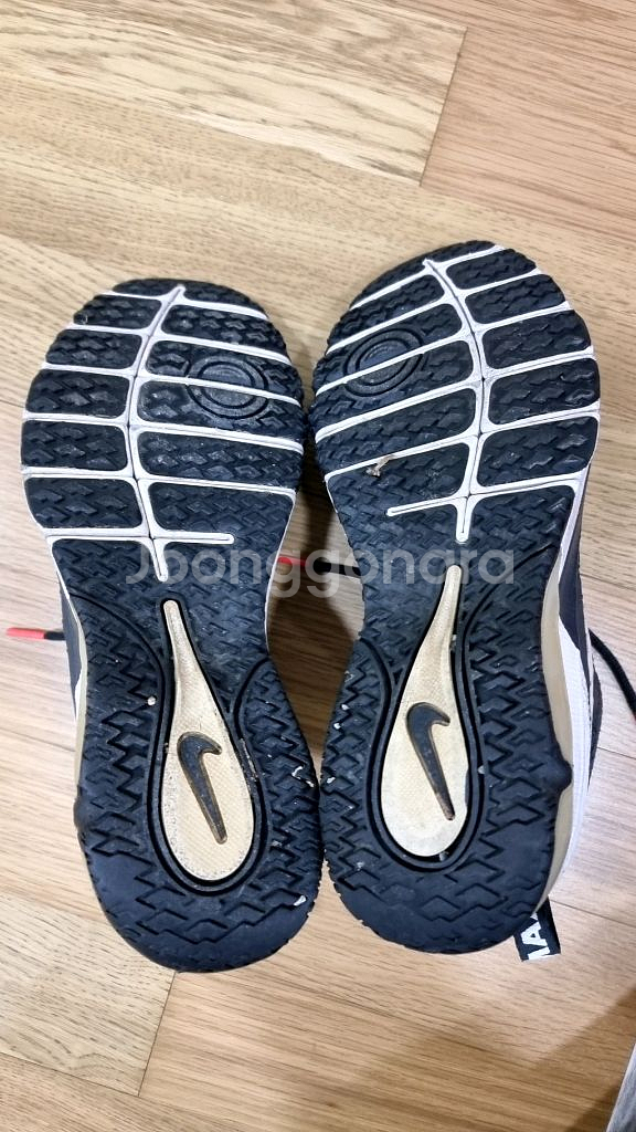 나이키 에어맥스 남성용 운동화250 팝니다.--7