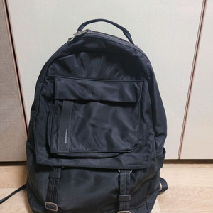 만다리나덕 남성백팩 팝니다