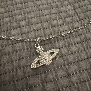 비비안웨스트우드목걸이