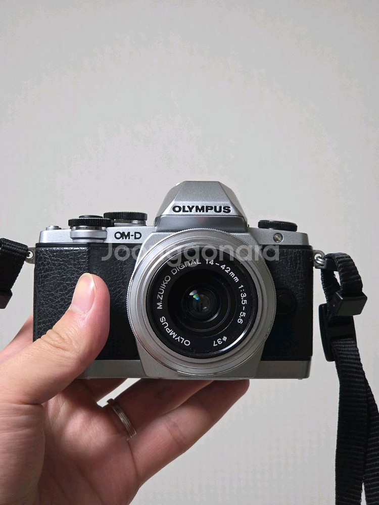 올림푸스 e-m10 + 14-42 II R 렌즈--0