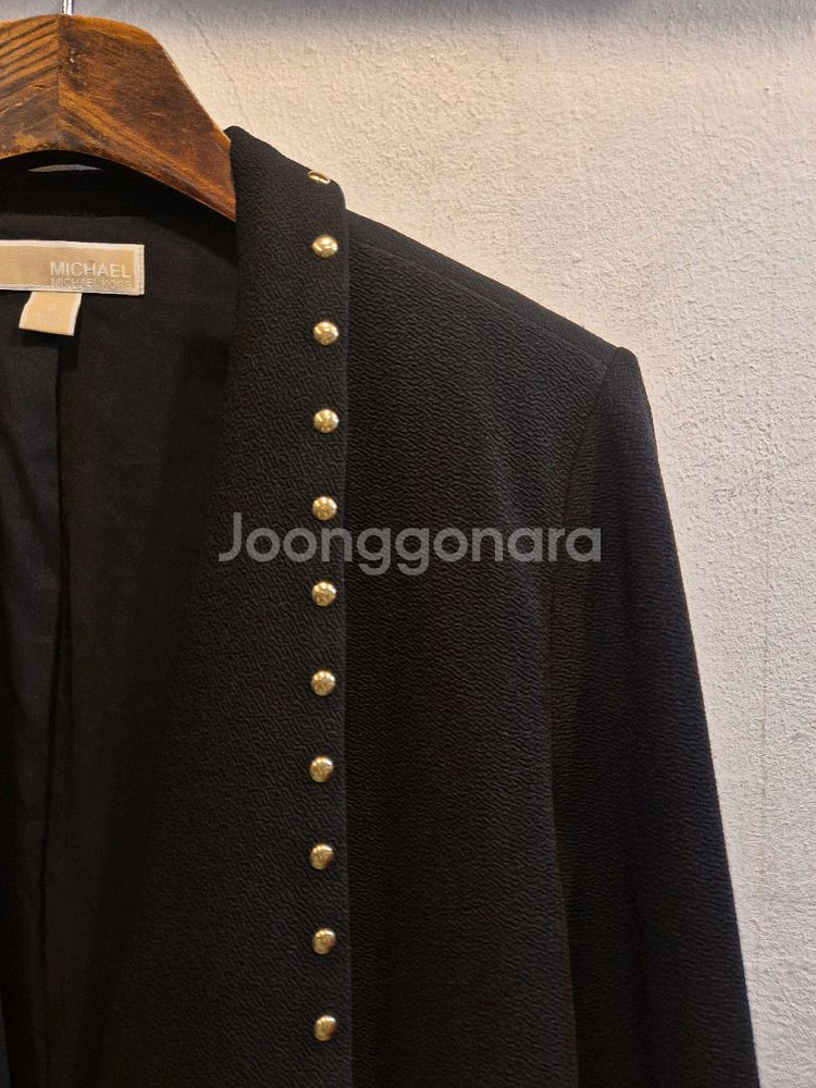 마이클 코어스 블랙 스터드 자켓--1