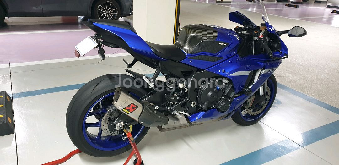 야마하 R1 스포츠바이크--4