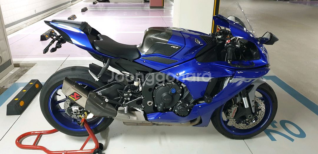야마하 R1 스포츠바이크--6