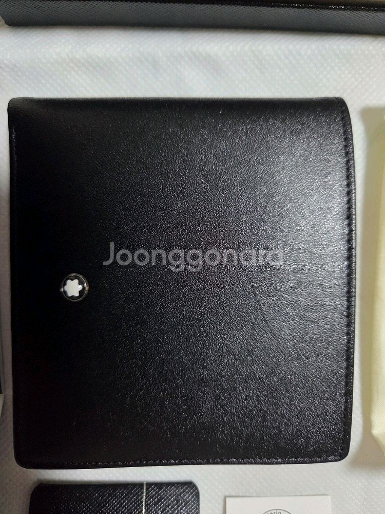몽블랑7163 남성용 반지갑 팝니다.--1