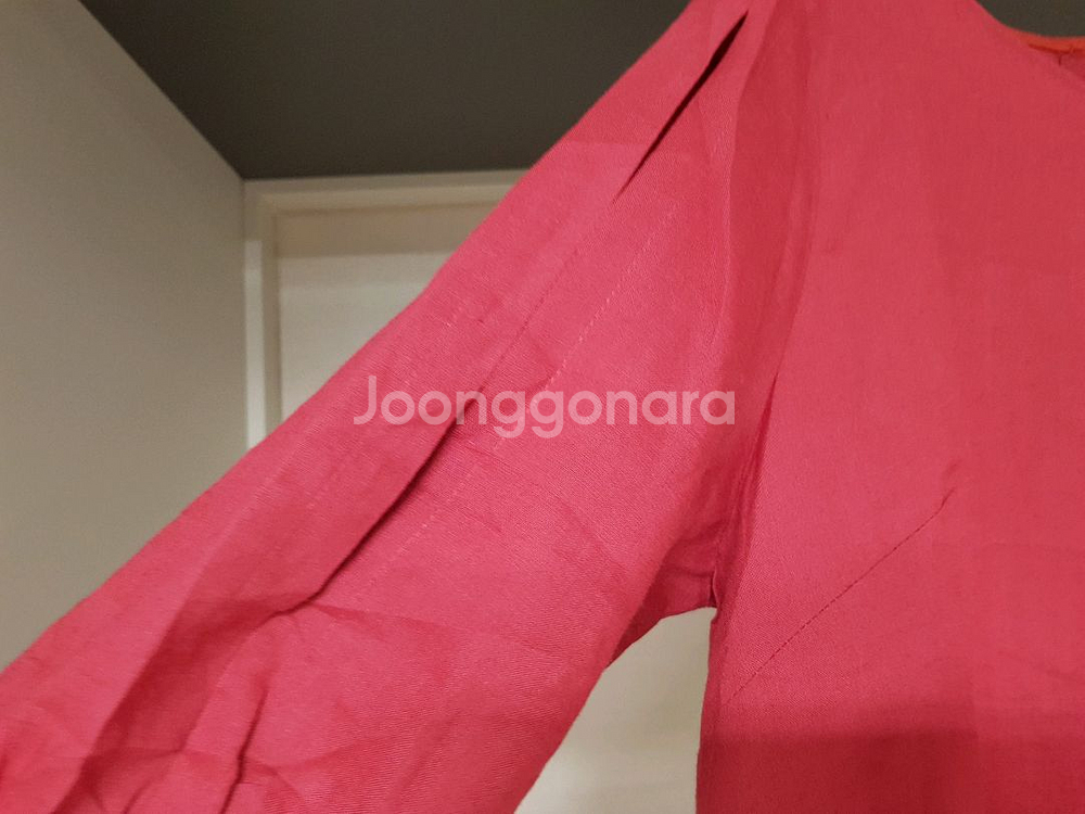 미쉘리 크로쉐배색 린넨상의--4