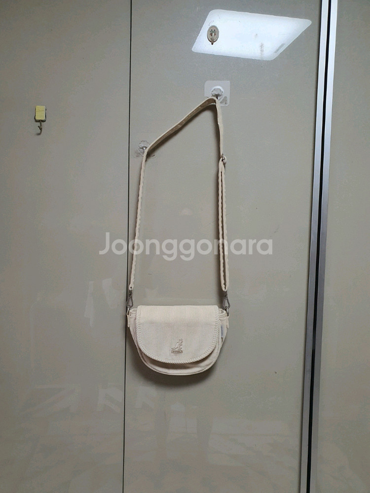 캉골 코듀로이 미니 크로스백/1.5만원--0