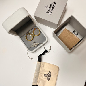 비비안웨스트우드 정품 팔찌 + 알릭스앙 골드 원터치 귀걸이