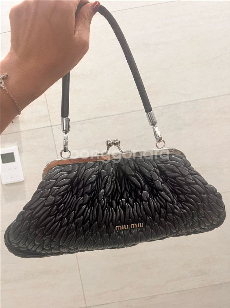 미우미우 정품 블랙 나파가죽 벨클러치백 토트, 크로스백--1