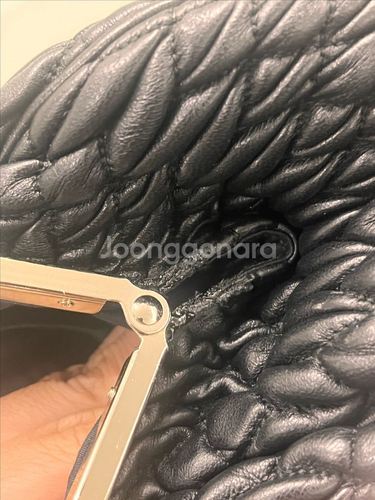 미우미우 정품 블랙 나파가죽 벨클러치백 토트, 크로스백--5