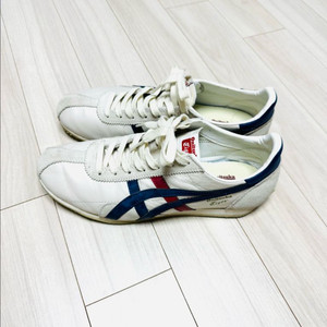 오니츠카타이거 런스파크 스니커즈 255