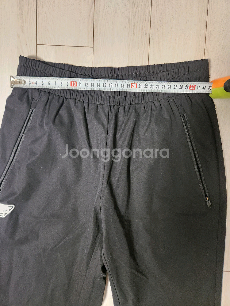 다이나핏 하이퍼 트레이닝 팬츠s(새상품급)다이나핏 하이퍼 트레이닝 바지입니다. 블랙 색상으로, 허리에는 밴딩 처리가--18