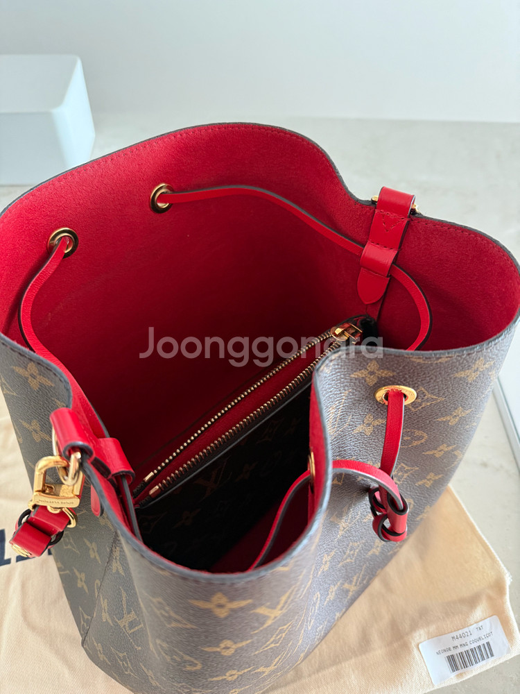 (마지막 가격내림) 루이비통 모노그램 네오노에 버킷백--4