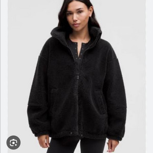 룰루레몬 텍스쳐드 플리스 신처블 풀집 자켓 블랙 새상품