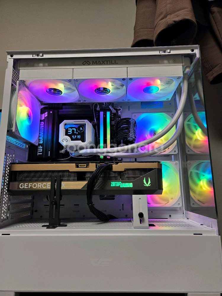 9800x3d, b850m wifi, rtx 5080 완본체--2