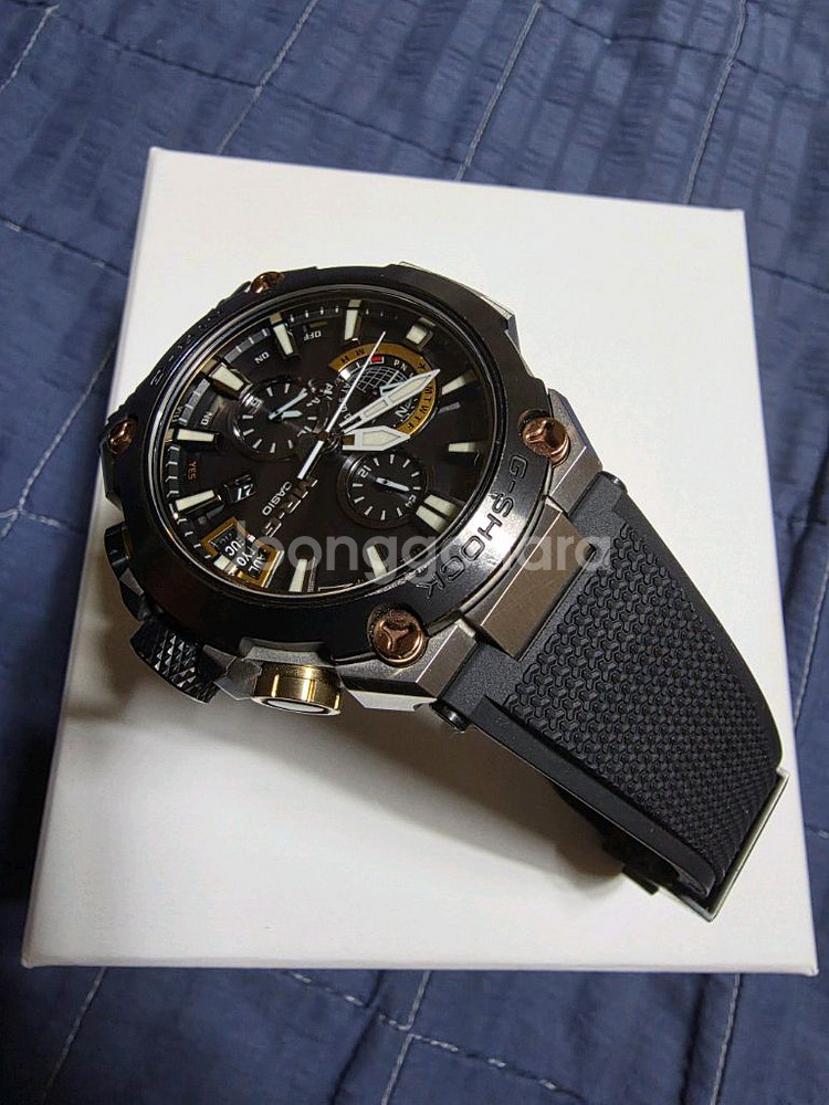 지샥 MRG-G2000R 쿼츠 모델 박스 풀셋으로 판매합니다. 손목둘레 16.5센치미터 까지 가능 합니다.생활기스--8