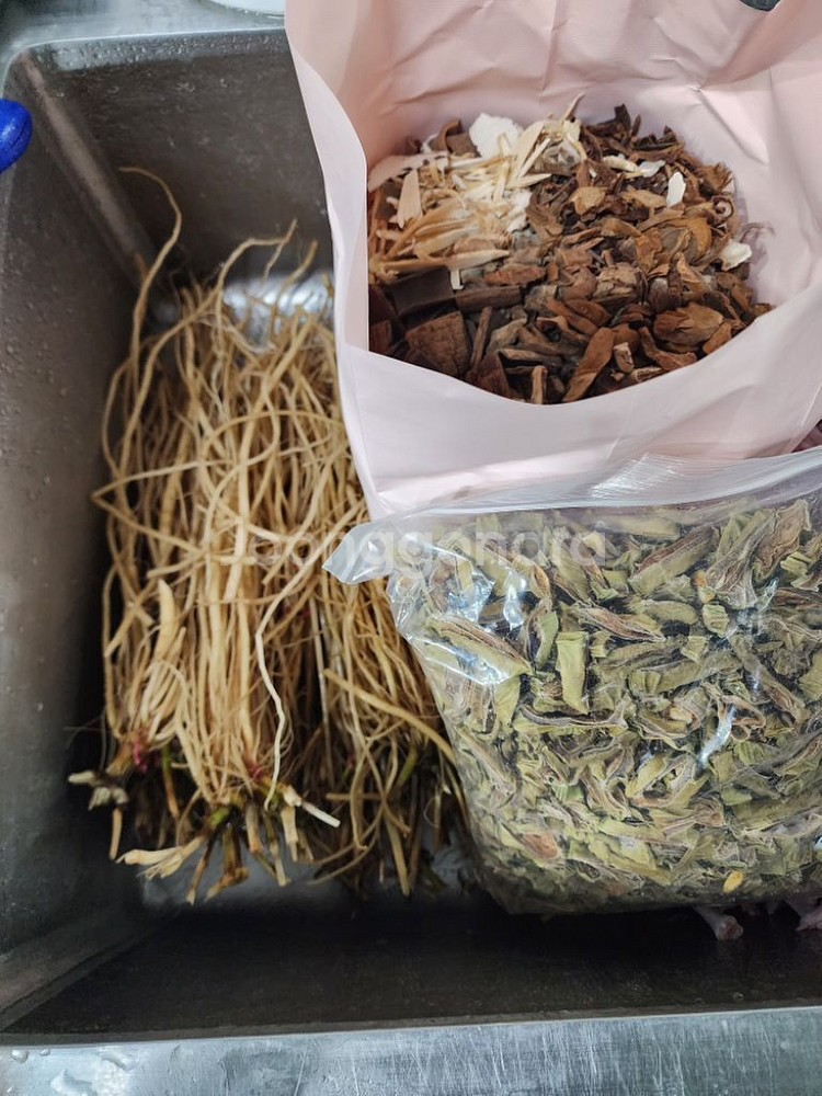 건강원에서 내린 녹용흑염소진액 흑염소즙--2