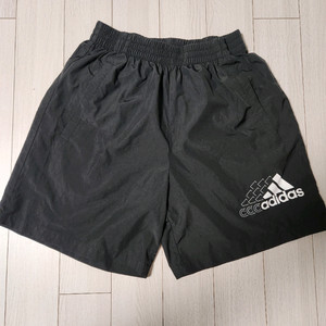 아디다스 Q3 BLUV SH 트레이닝 러닝 반바지 M(새상품급)아디다스 트레이닝 겸 러닝 반바지입니다. 블랙 색상