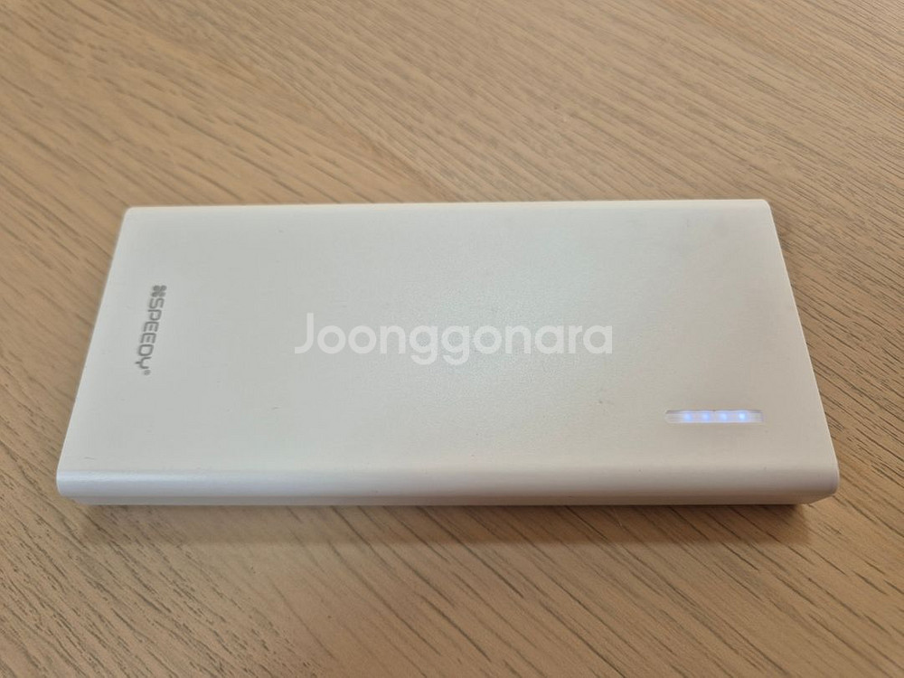 팬톤 고속충전 보조배터리 및 여러 보조배터리 판매합니다.--7