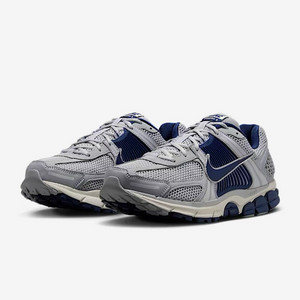 [280] 나이키 줌 보메로5 운동화