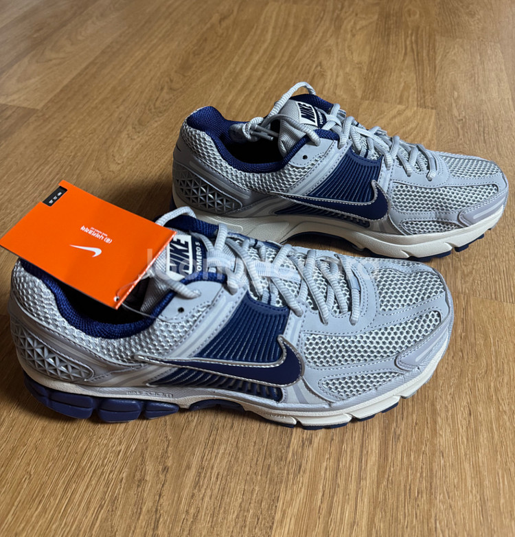 [280] 나이키 줌 보메로5 운동화--7