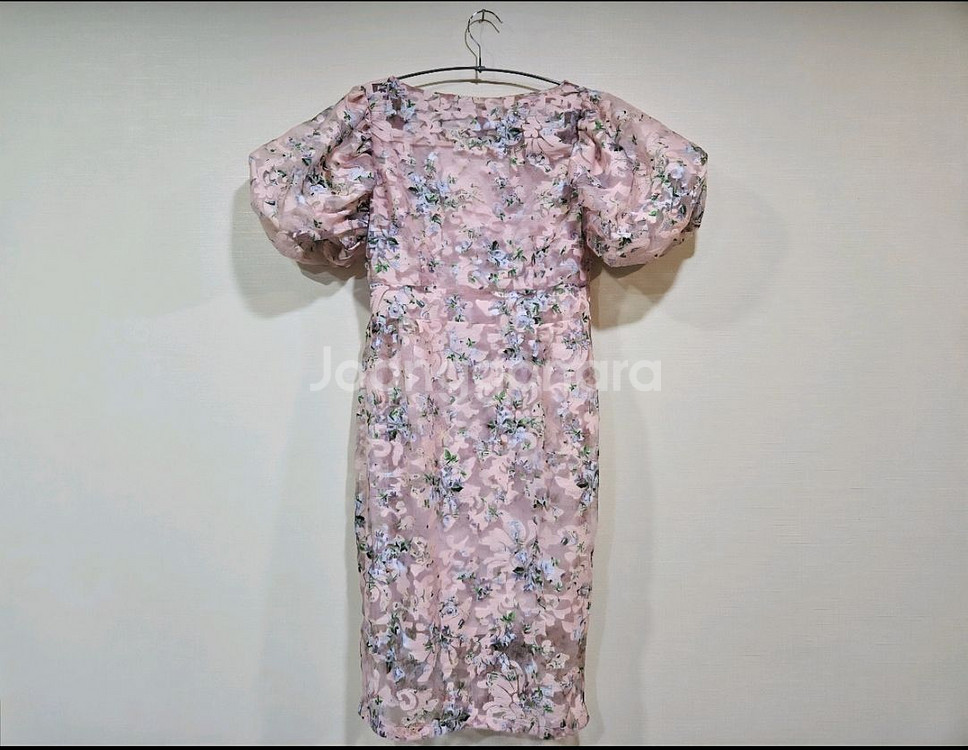 [새상품/여친룩/데이트원피스] 딘트 퍼프 원피스 (M)--1