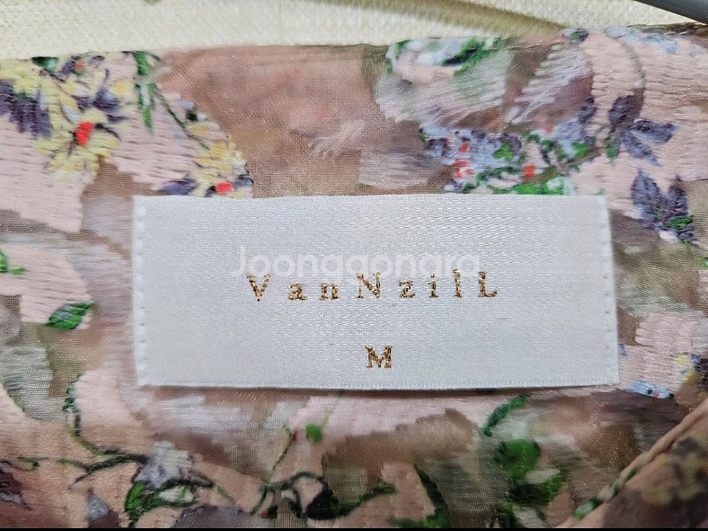 [새상품/여친룩/데이트원피스] 딘트 퍼프 원피스 (M)--3