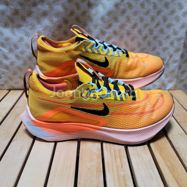 나이키 줌 플라이 4 러닝화 운동화 255--0