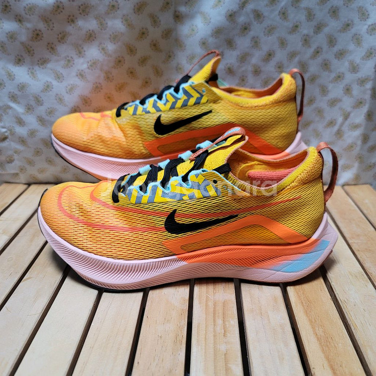 나이키 줌 플라이 4 러닝화 운동화 255--1