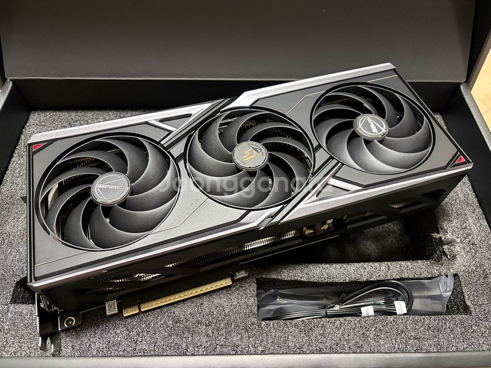 컬러풀 RTX 5070Ti Vulcan--3