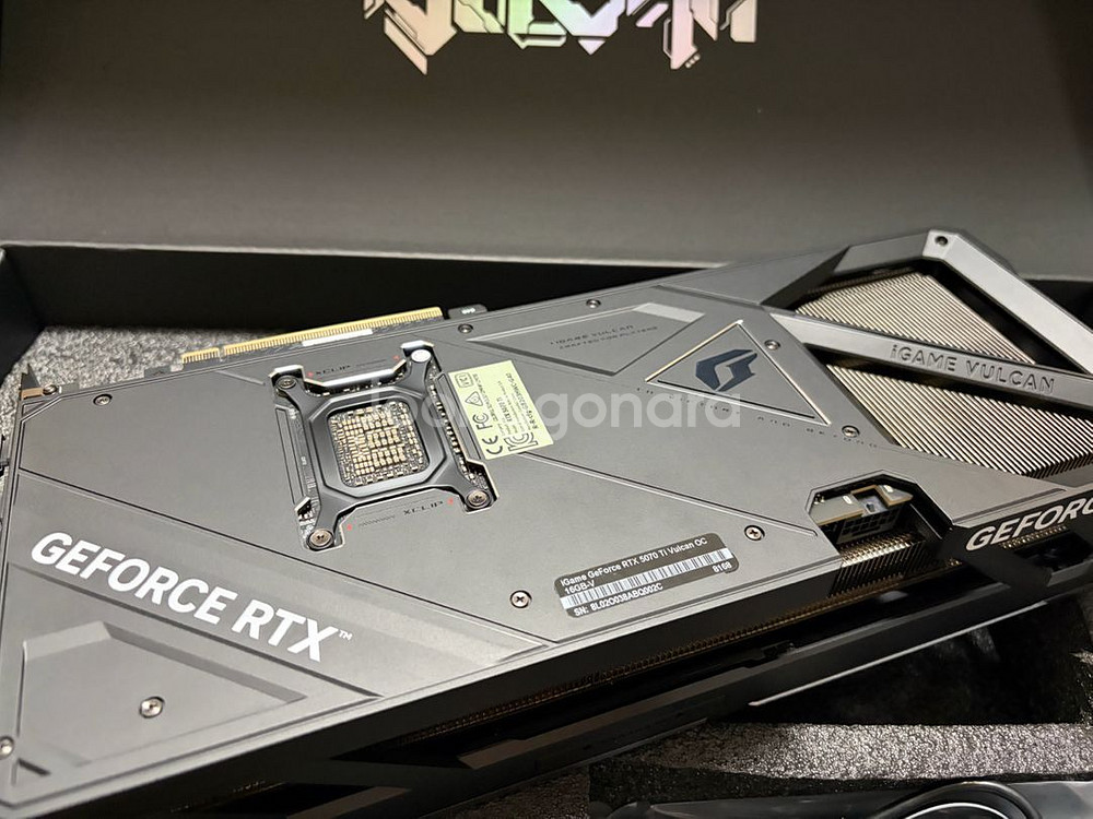 컬러풀 RTX 5070Ti Vulcan--6