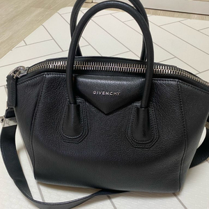 지방시 안티고나 무광 토트백