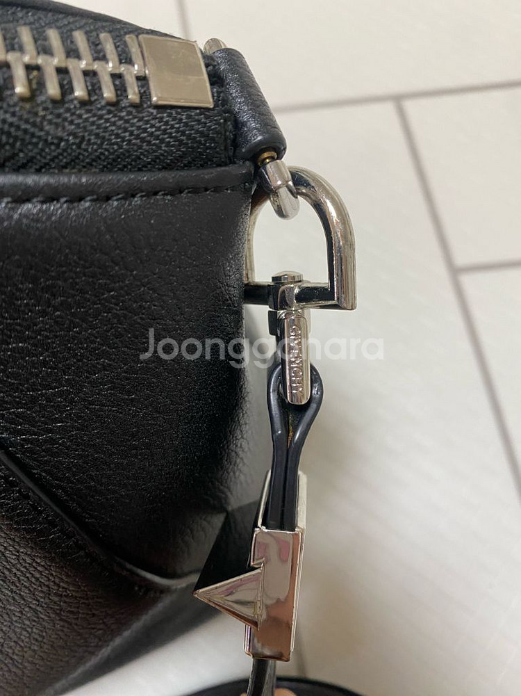 지방시 안티고나 무광 토트백--3