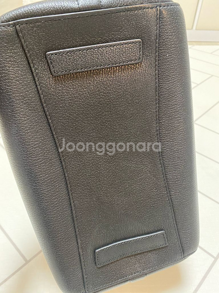 지방시 안티고나 무광 토트백--5