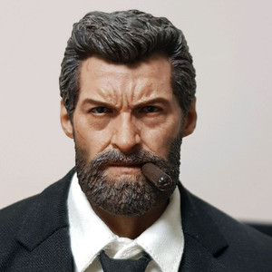 일레븐 로건 정장버전 피규어