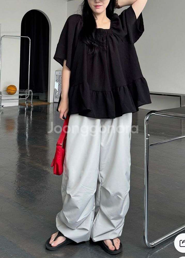 [새제품] 모네 스퀘어 블라우스--4