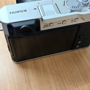 후지필름 X-E4 A급 실버 + XF 27mm F2.8 판매