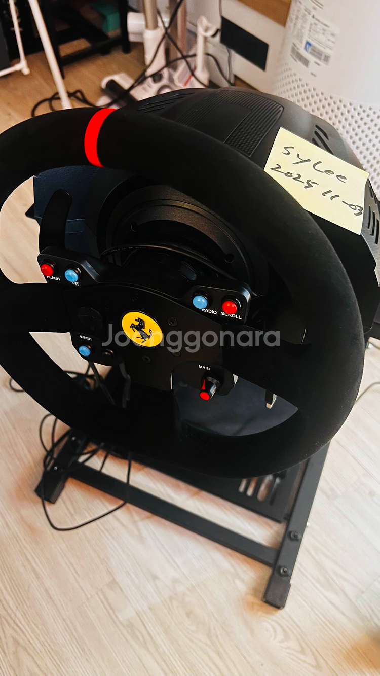 트러스트마스터 T300 페라리 인테그랄 레이싱휠 알칸타라--0