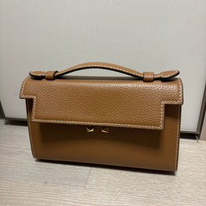 에스텔리아 아멜리아백 카멜