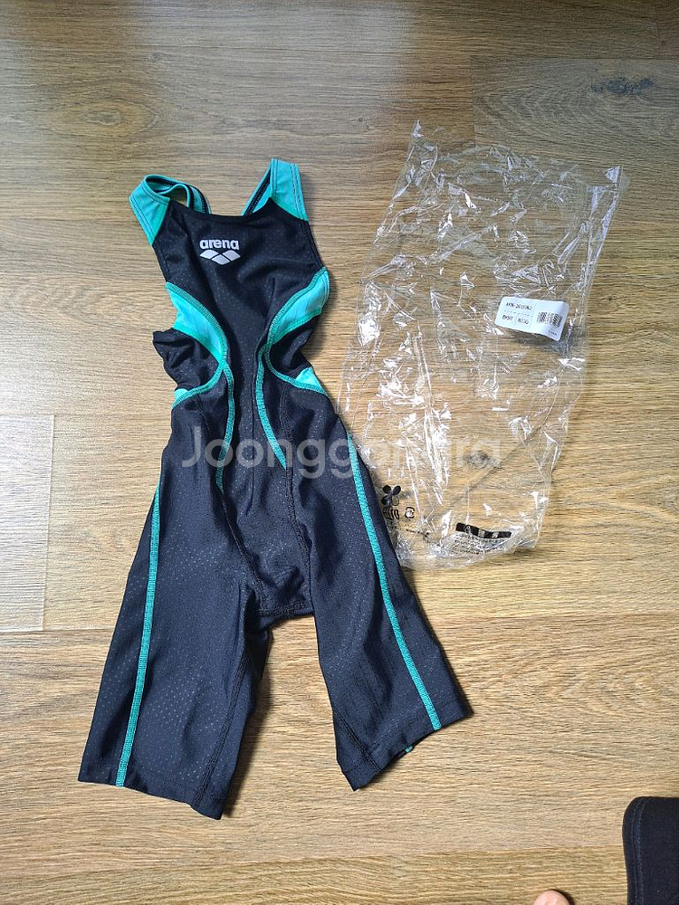 아레나 25년 출시 여자 주니어 선수용 수영복 4부--1