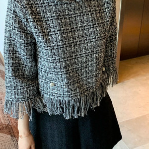 바이씨니 제작 프린지트위드블라 블랙 판매합니다